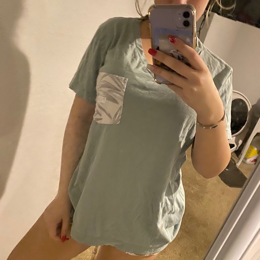 Pink tshirt